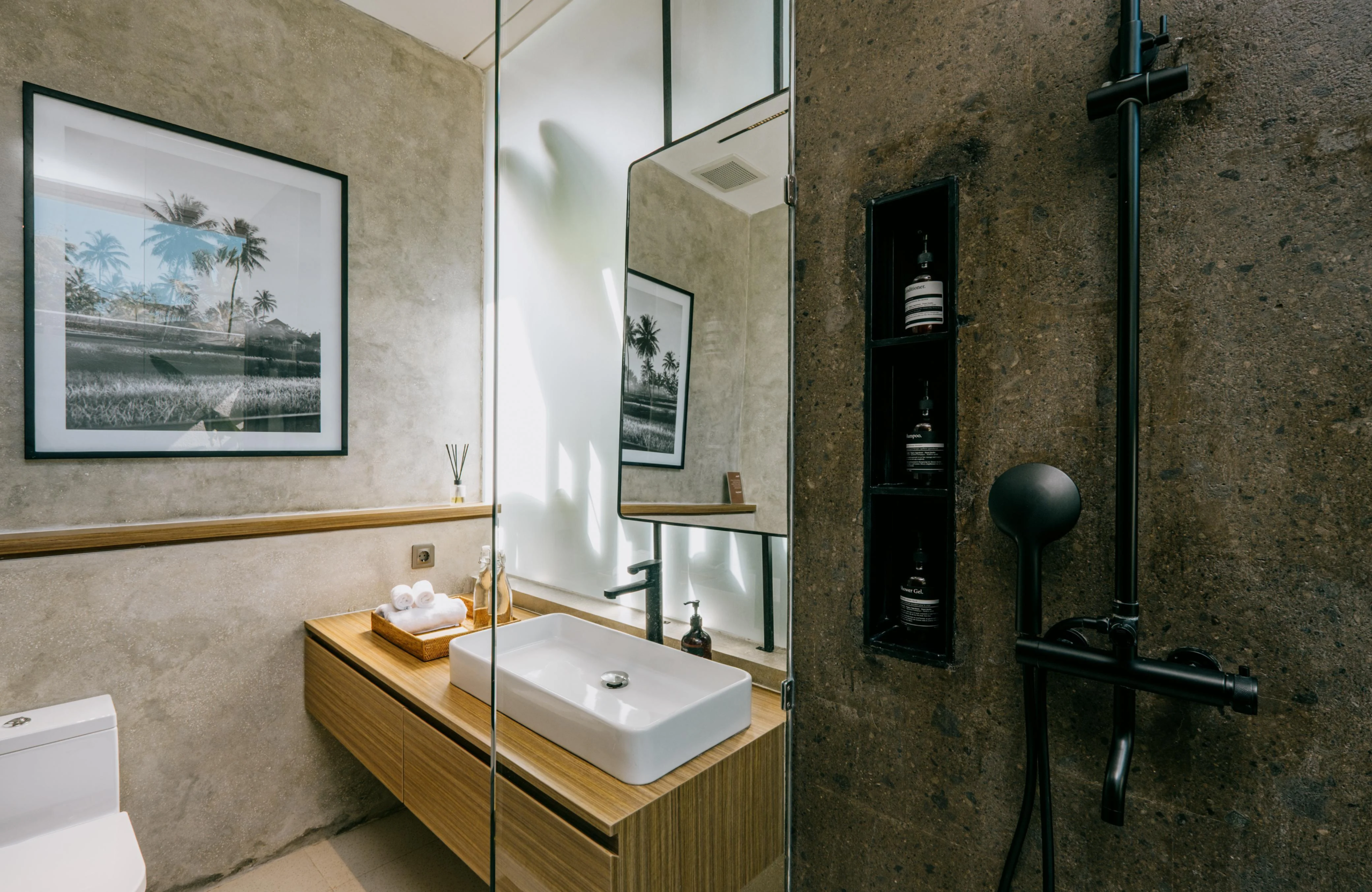 2 bedroom villa for sale in Kuta Lombok bathroom