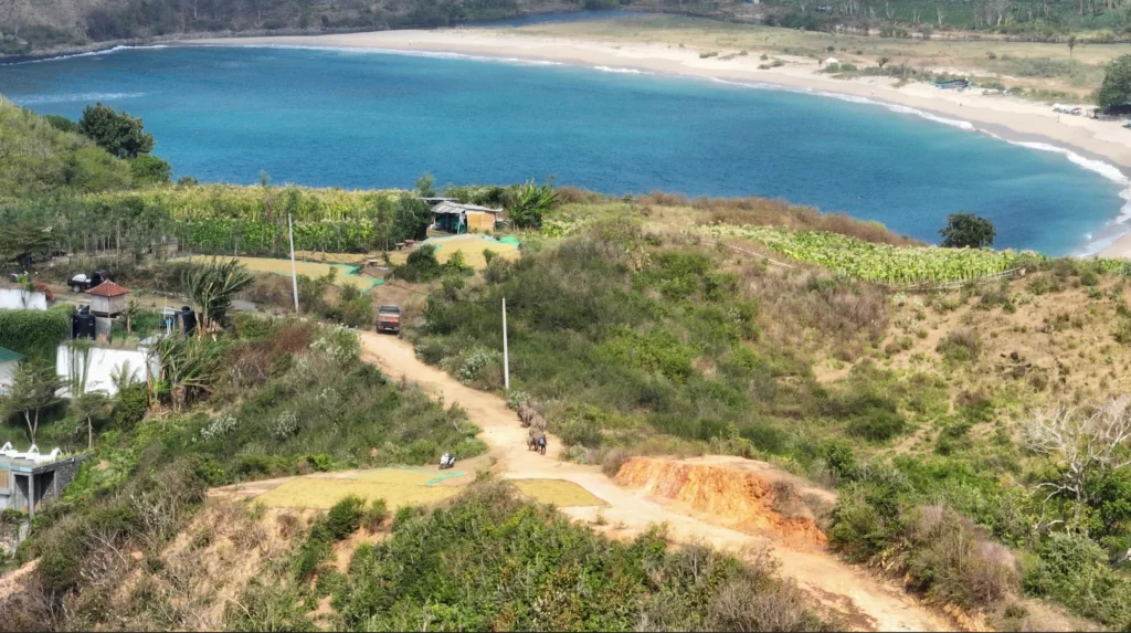 Oceanview Land for Sale in Are Guling - Land Access