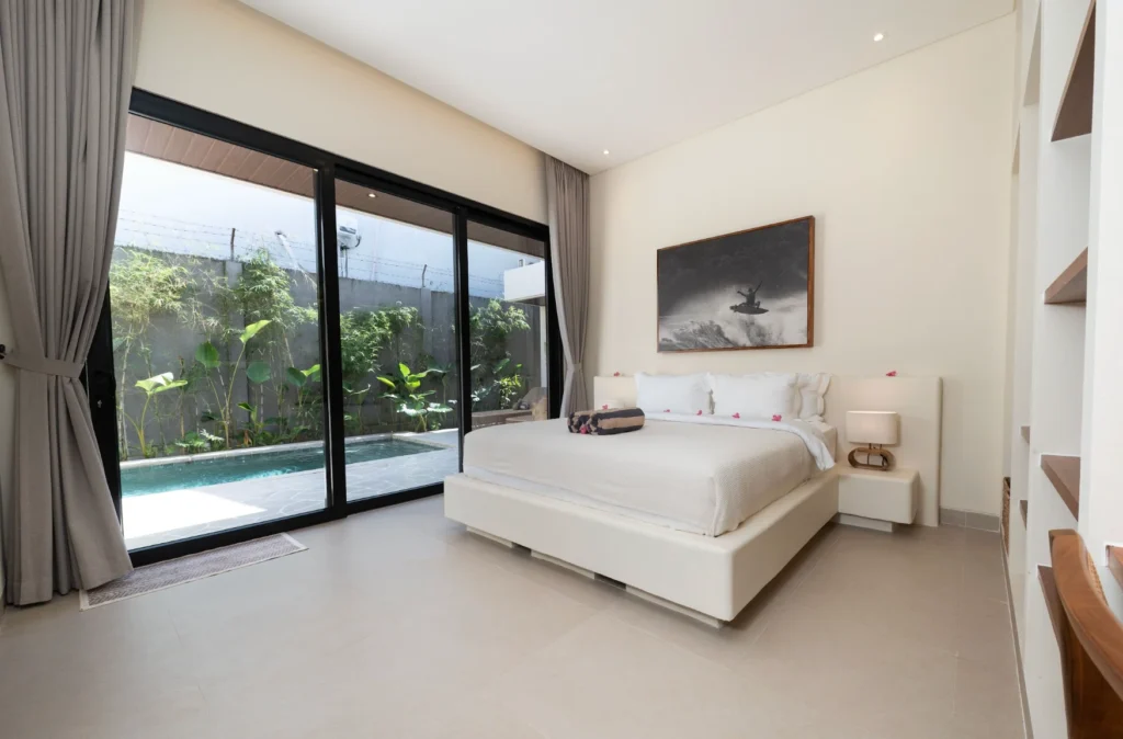 Kuta Villa Complex for Sale-Bed with pool