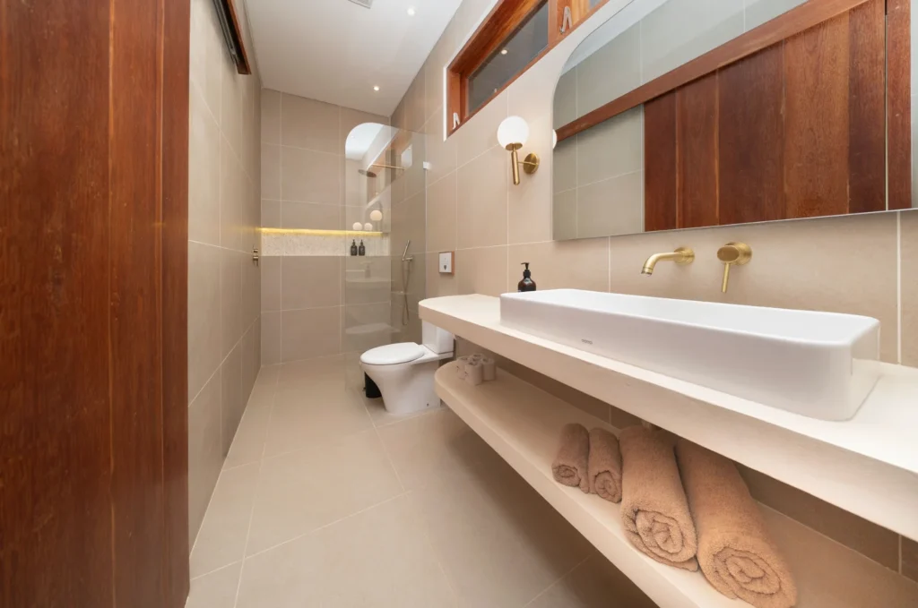 Kuta Villa Complex for Sale-Bathroom