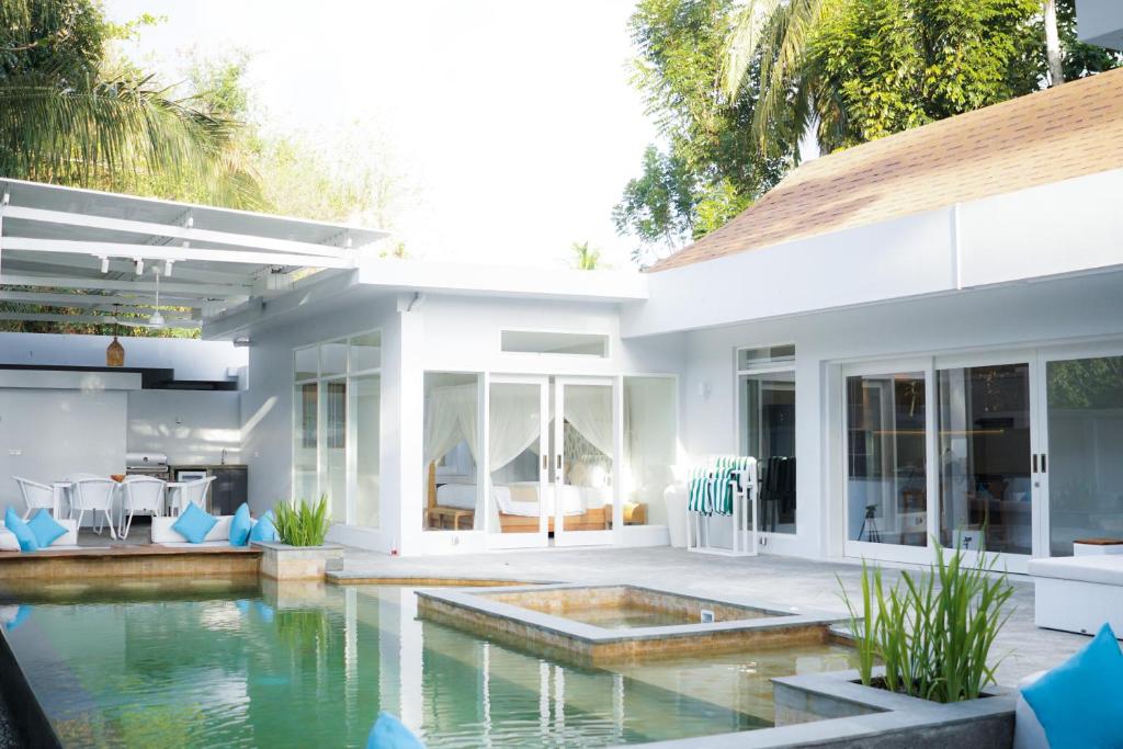 Spacious Villa for Sale in Selong Belanak, South Lombok