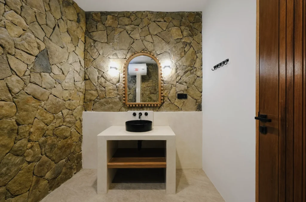 This 3-bedroom villa for sale in Central Kuta-Toilet